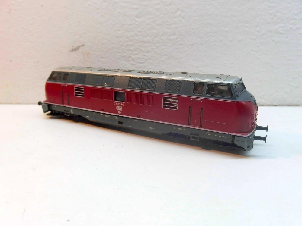 Lokomotiva BR 221 139-9 DB TT 03425