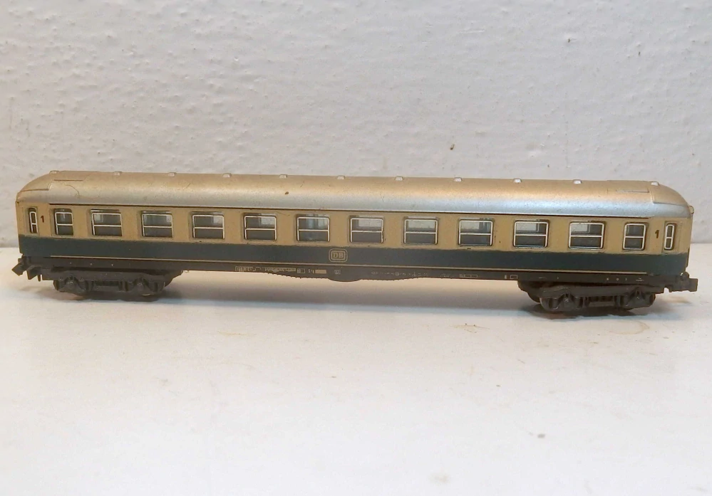 4osý osobní vůz DB 12725