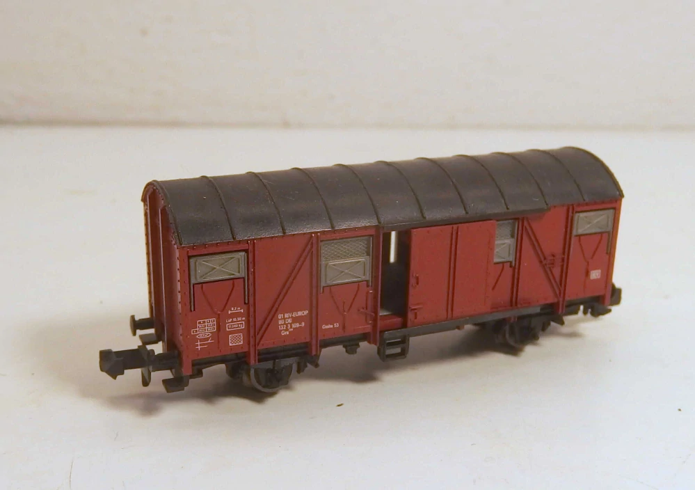 2osý krytý vůz DB N 041026