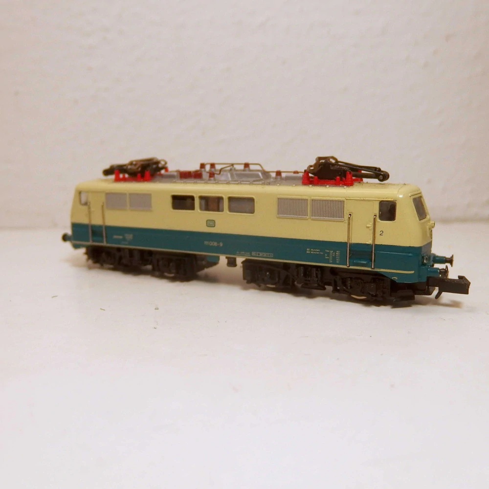 Lokomotiva E 111 008-9 DB N 237025
