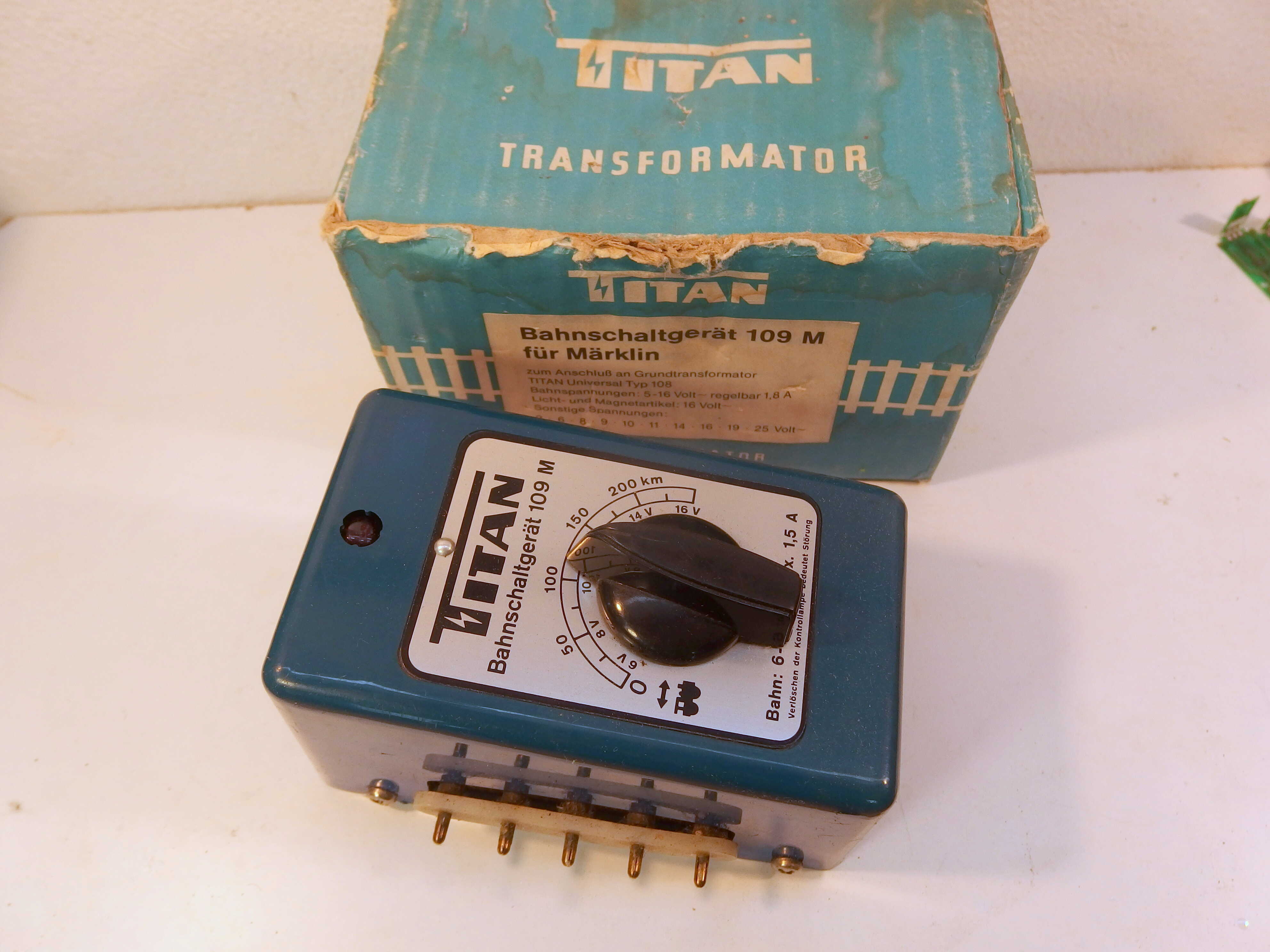 Trafo Titan 6-16V střídavý 07216