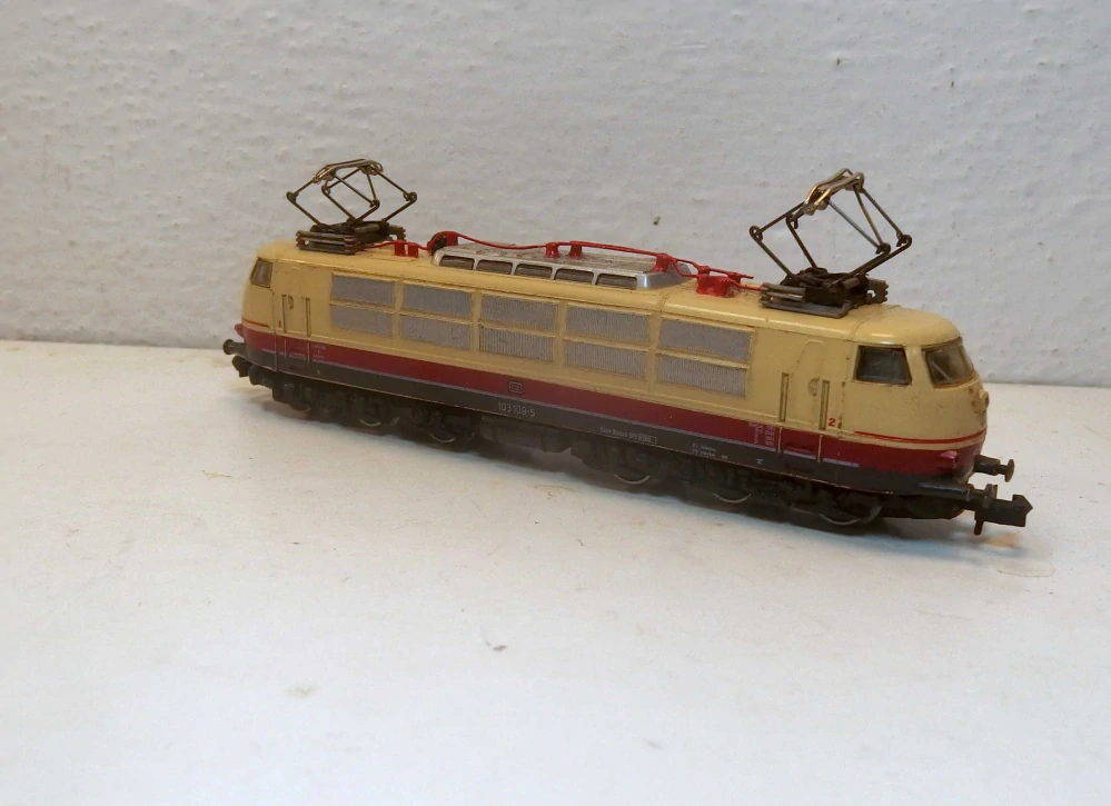 Lokomotiva BR 103 109-5 DB N 13325