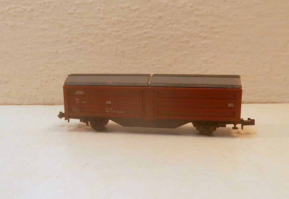 2osý krytý vůz  DB  N 12025