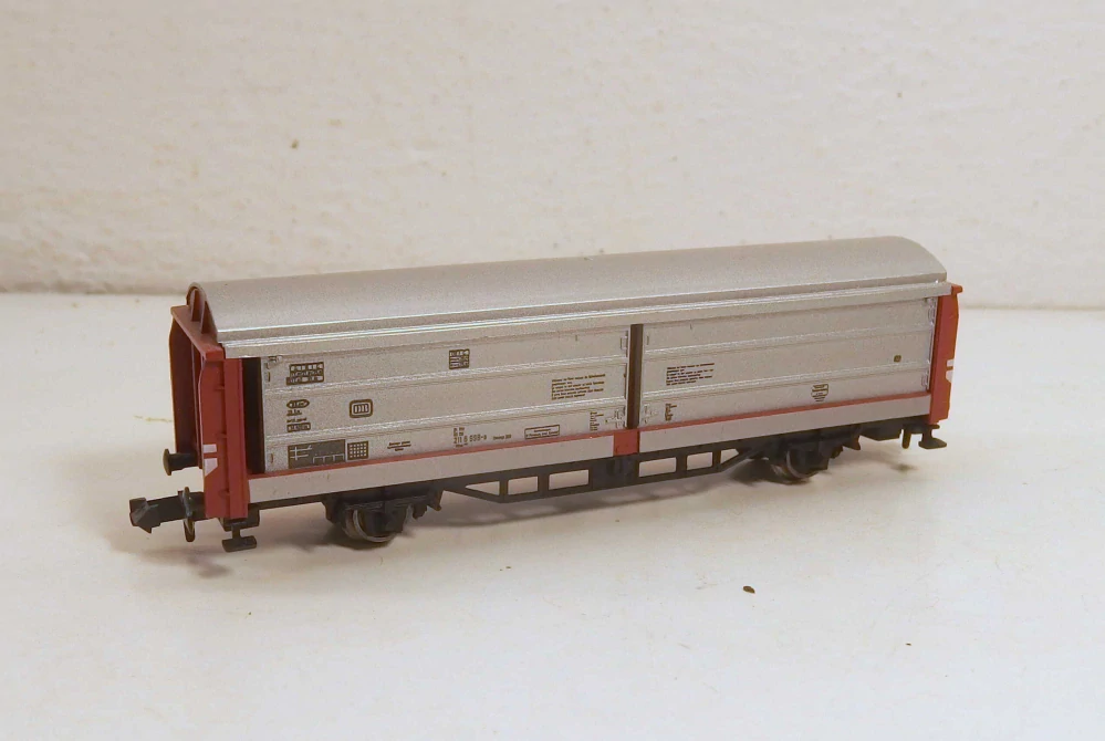 2osý krytý vůz DB N 041026