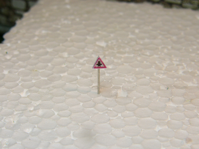 Dopravní značka křižovatka s hlavní silnicí N  057015