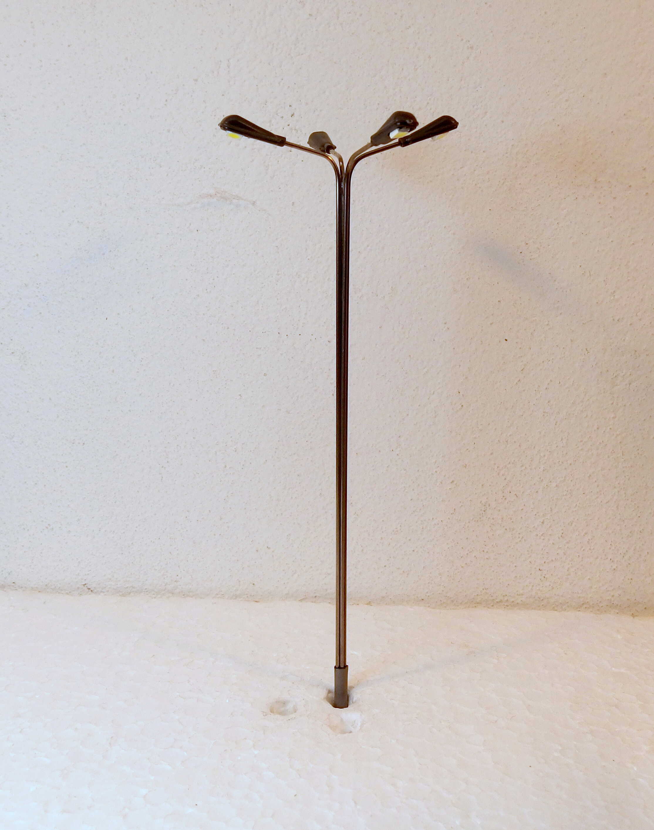 Pouliční lampa 4 led dioy HO 26120