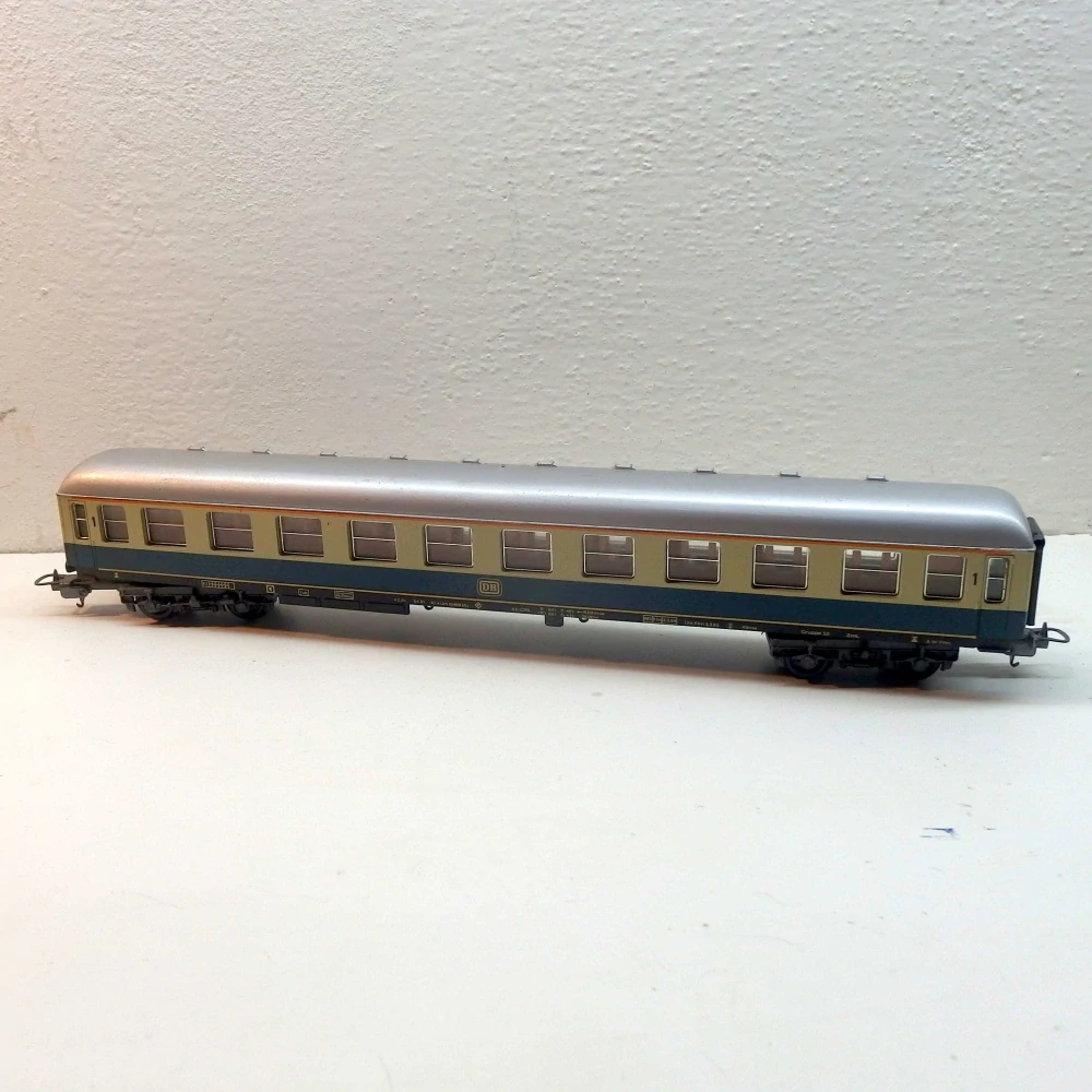 4osý osobní  vůz DB   HO 10924