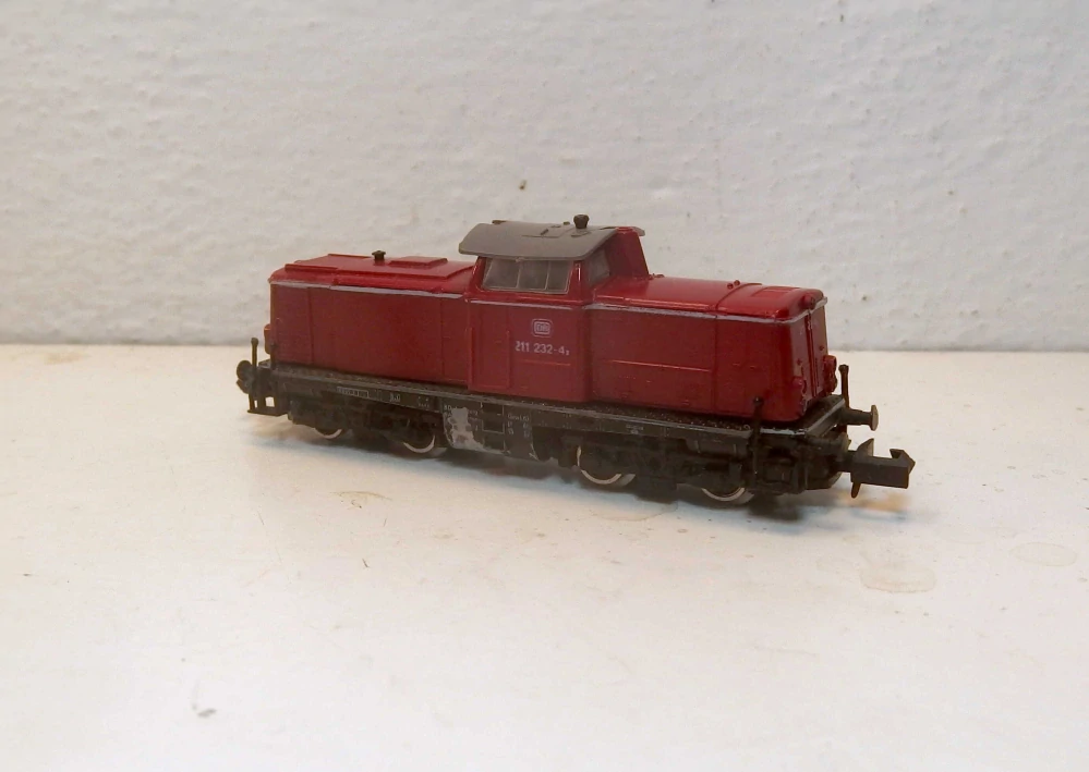 Lokomotiva BR 211 232-4  DB  N 216025