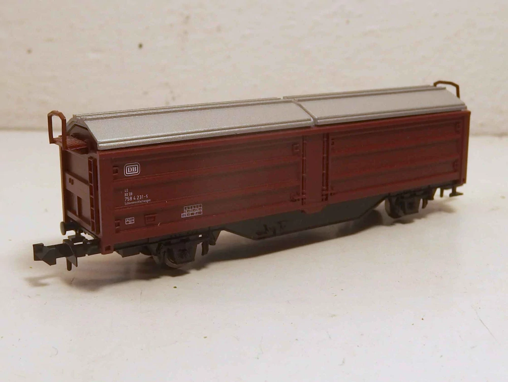 2osý krytý vůz DB  N 077026