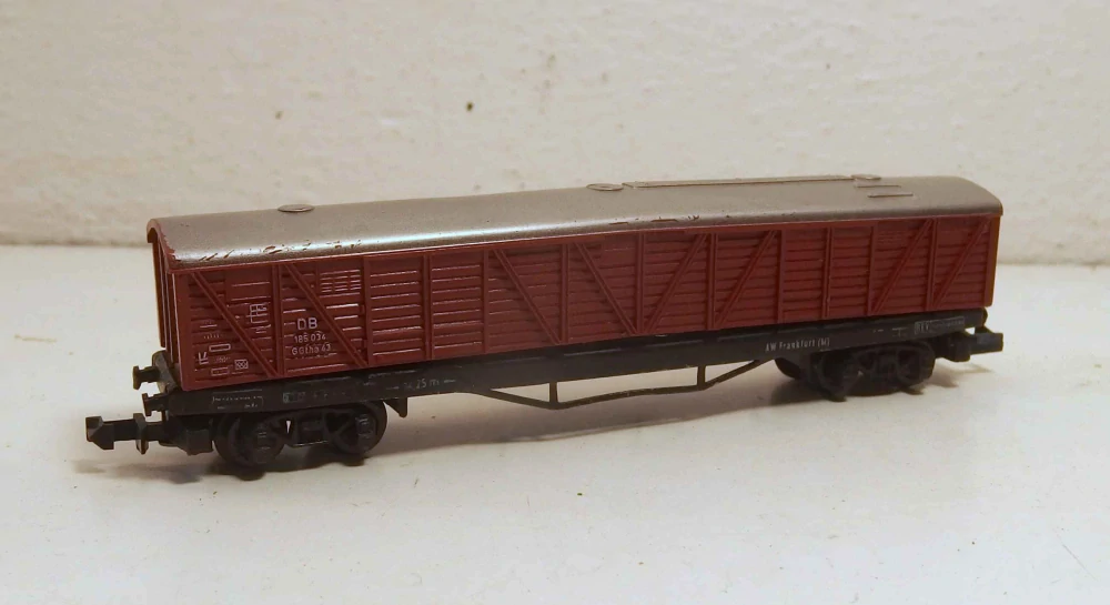4osý krytý vůz DB N 077026