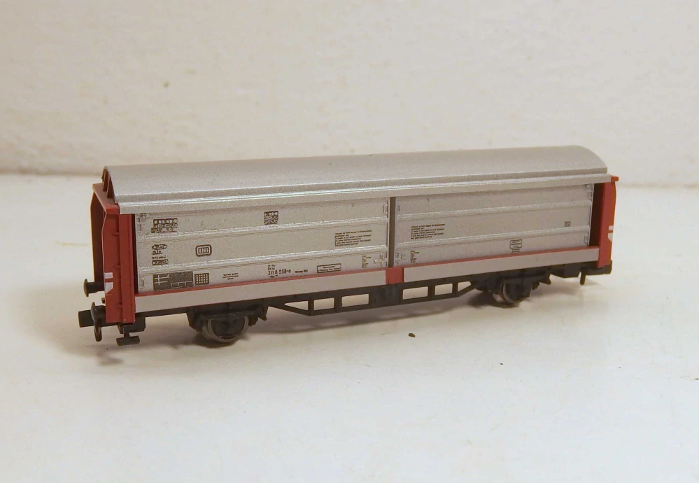 2osý krytý vůz DB N 041026