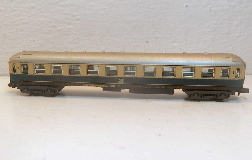 4osý osobní vůz DB  12725