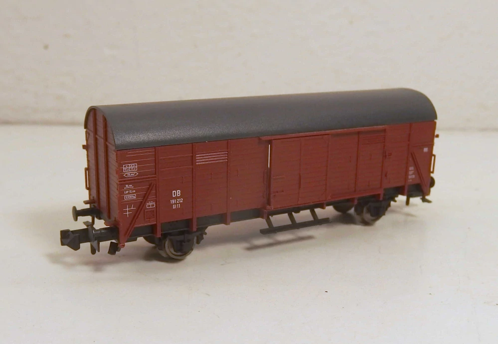 2osý krytý vůz DB  N 041026