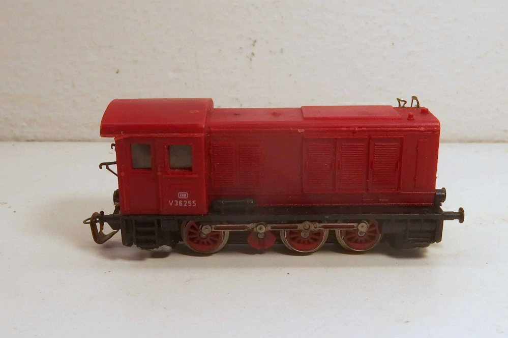 Lokomotiva V36 255 DB  TT 038026