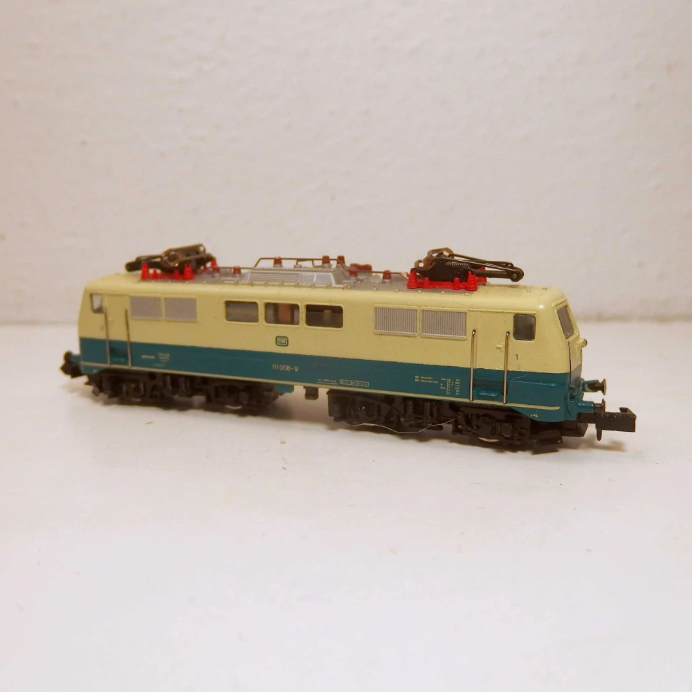 Lokomotiva E 111 008-9 DB N 237025