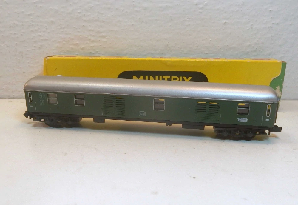 4osý služební  vůz  DB  N 12925