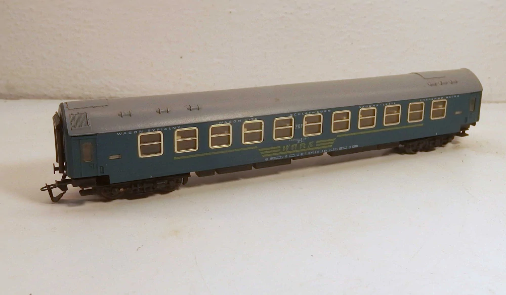 4osý lůžkový  vůz PKP  TT 046026