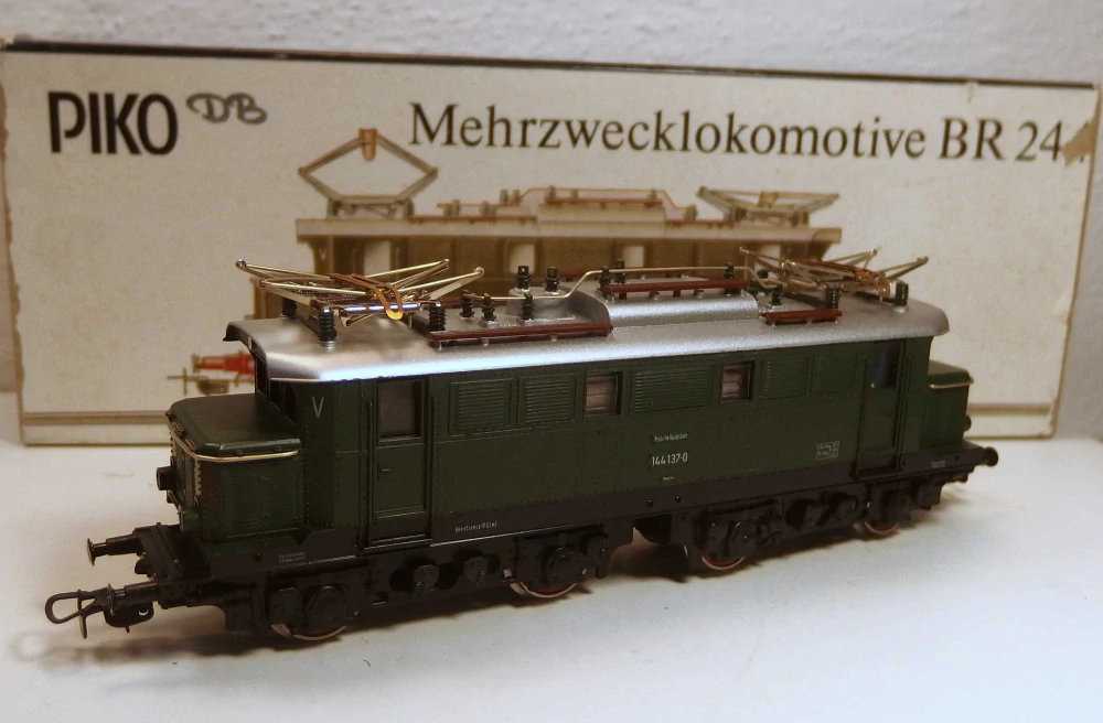 Lokomotiva  E 144 137-0 DB  HO 007026