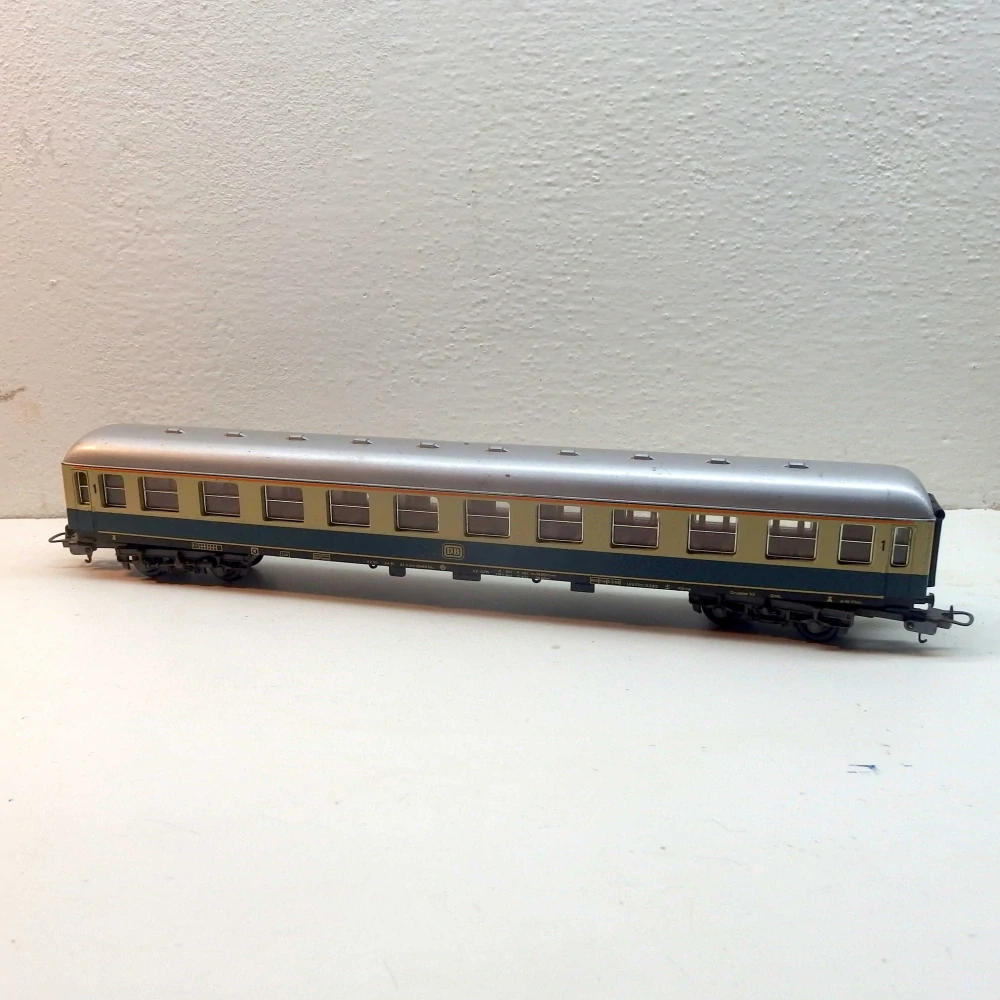 4osý osobní  vůz DB   HO 10924