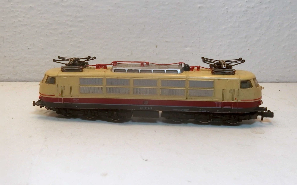 Lokomotiva BR 103 109-5 DB N 13325