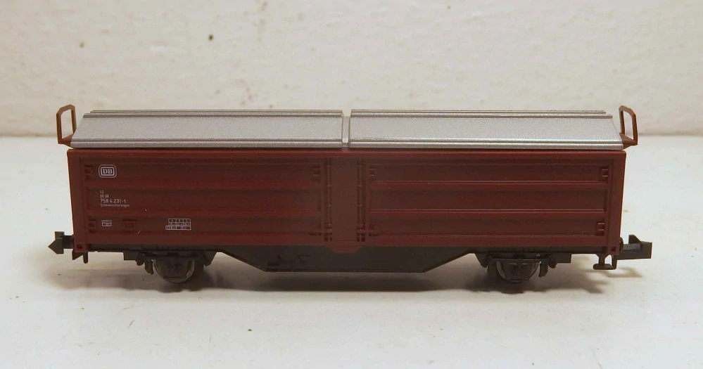 2osý krytý vůz DB  N 077026