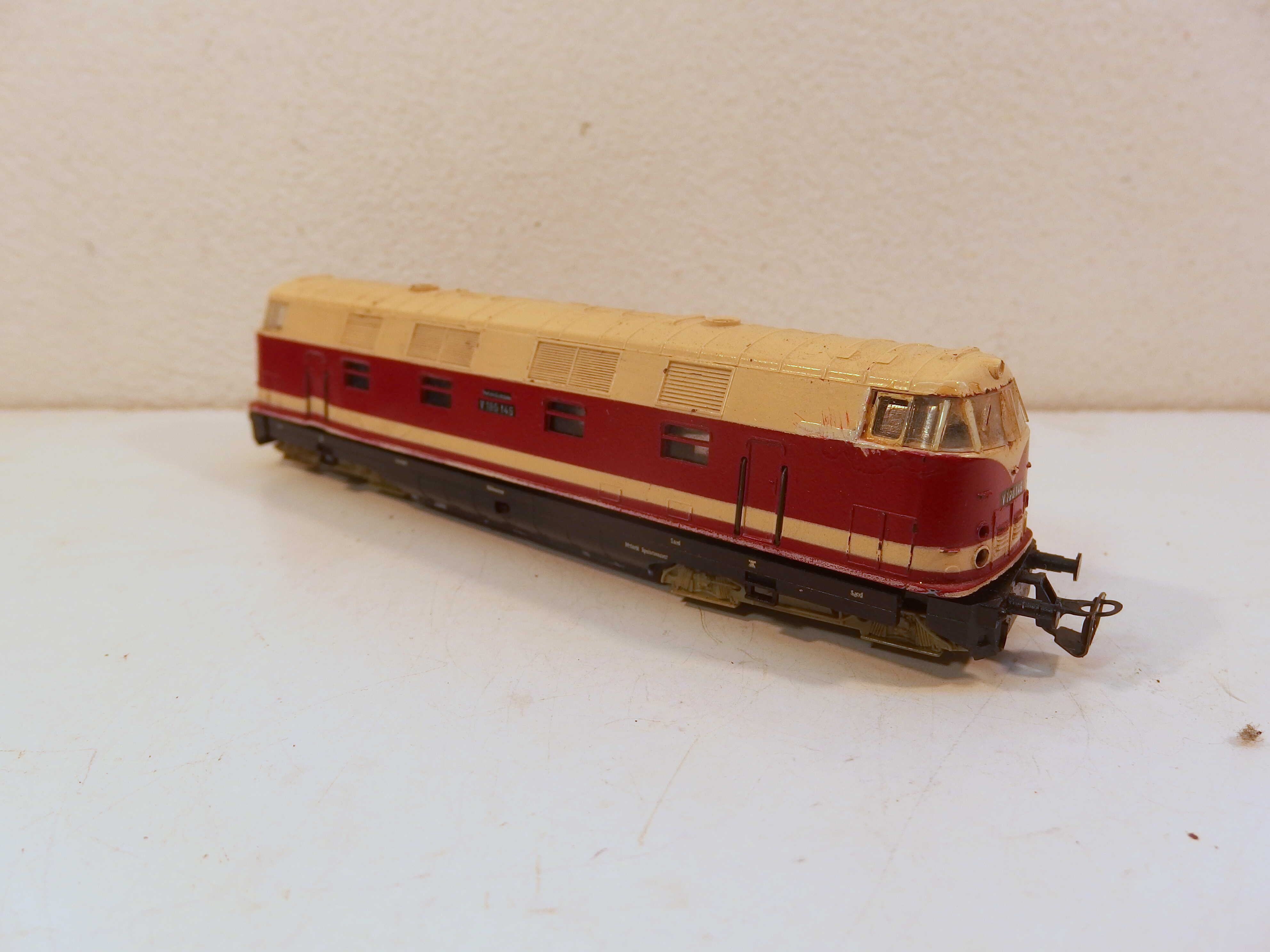 Lokomotiva V 180 146 TT 05823