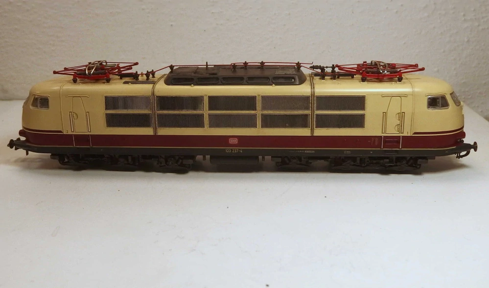 Lokomotiva  BR 103 237-4 DB HO 230025
