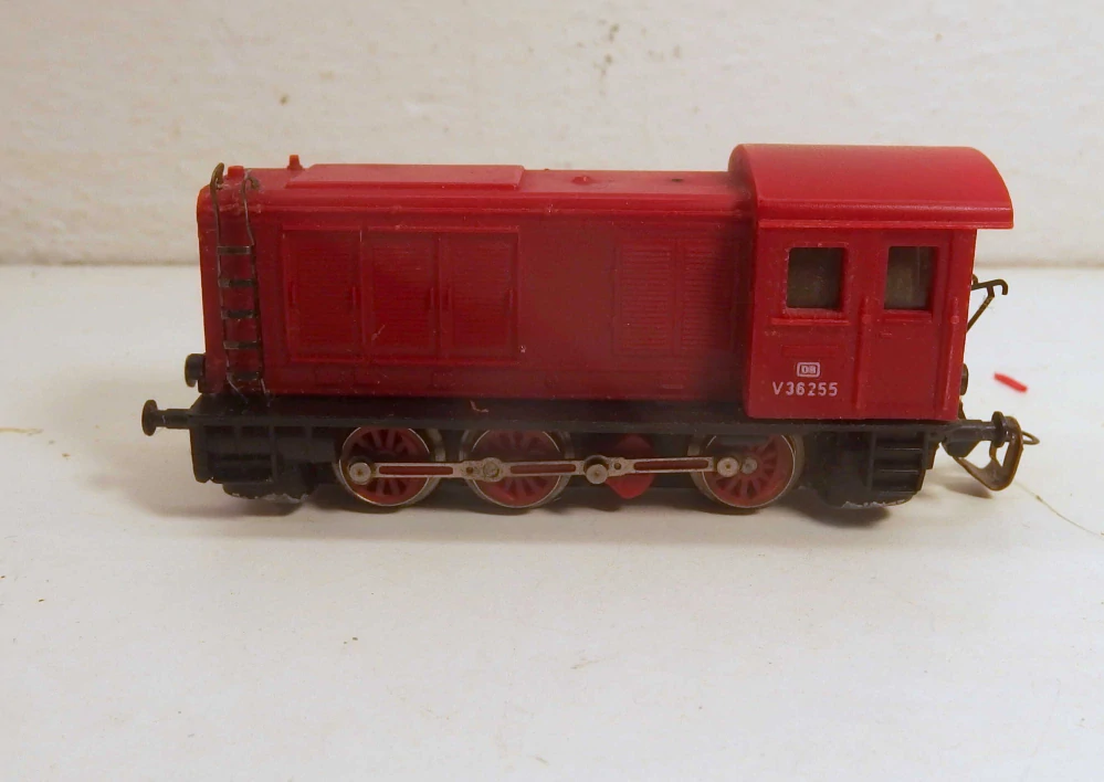 Lokomotiva V36 255 DB  TT 038026