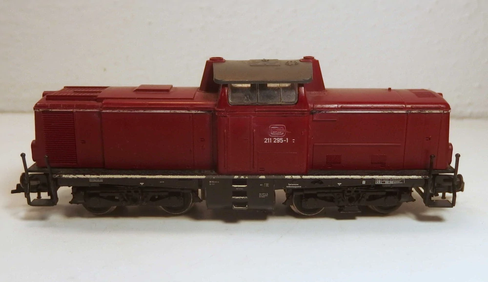 Lokomotiva BR 211 295-1 DB HO 229025