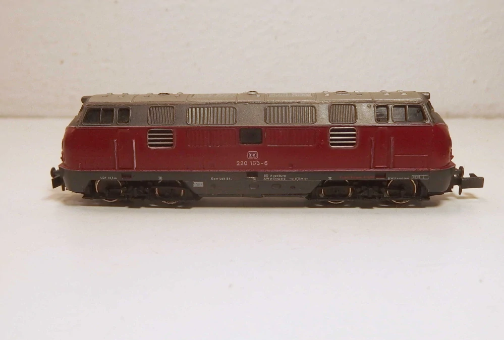Lokomotiva BR 220 103-6 DB N 237025