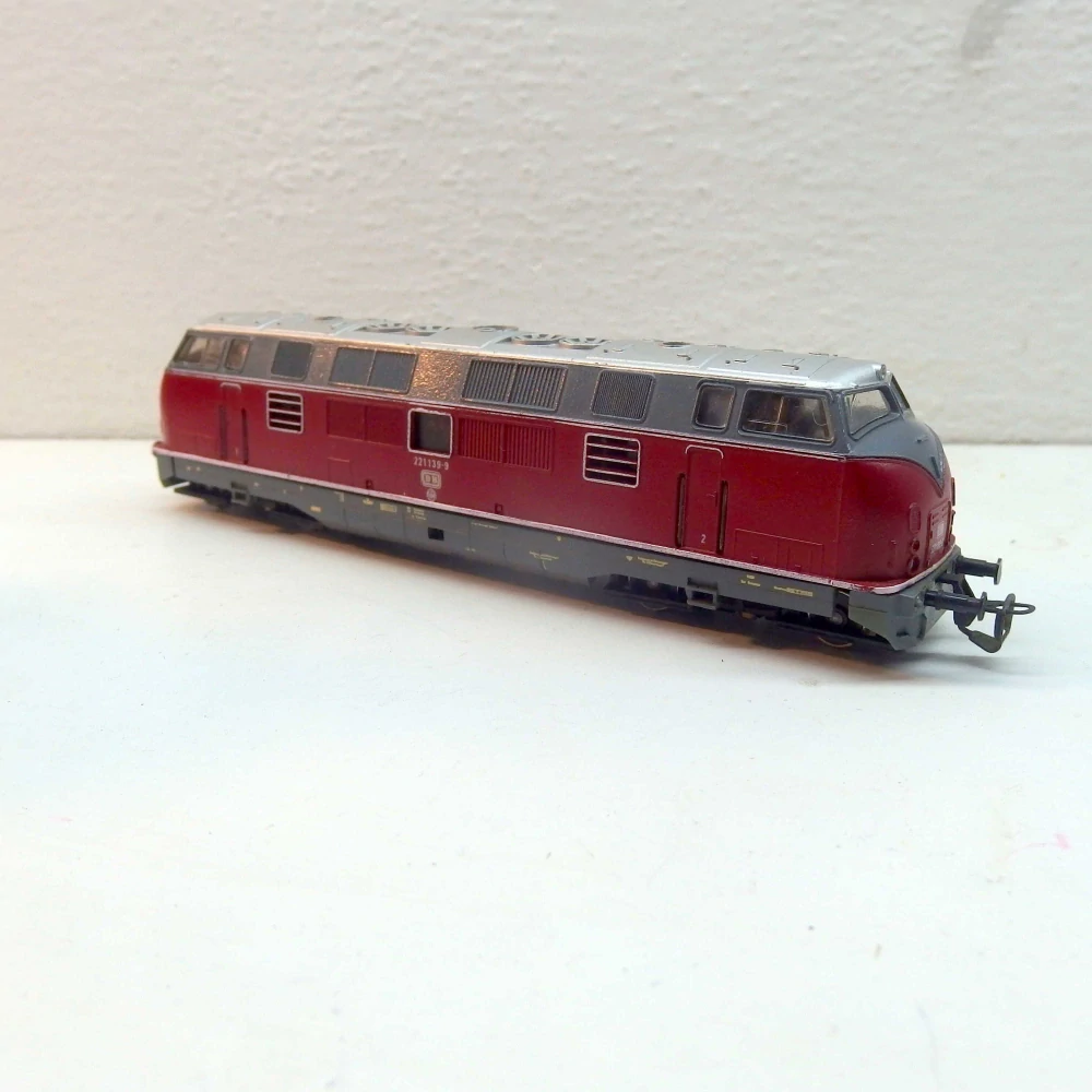 Lokomotiva BR 221 139-9 DB TT 03425