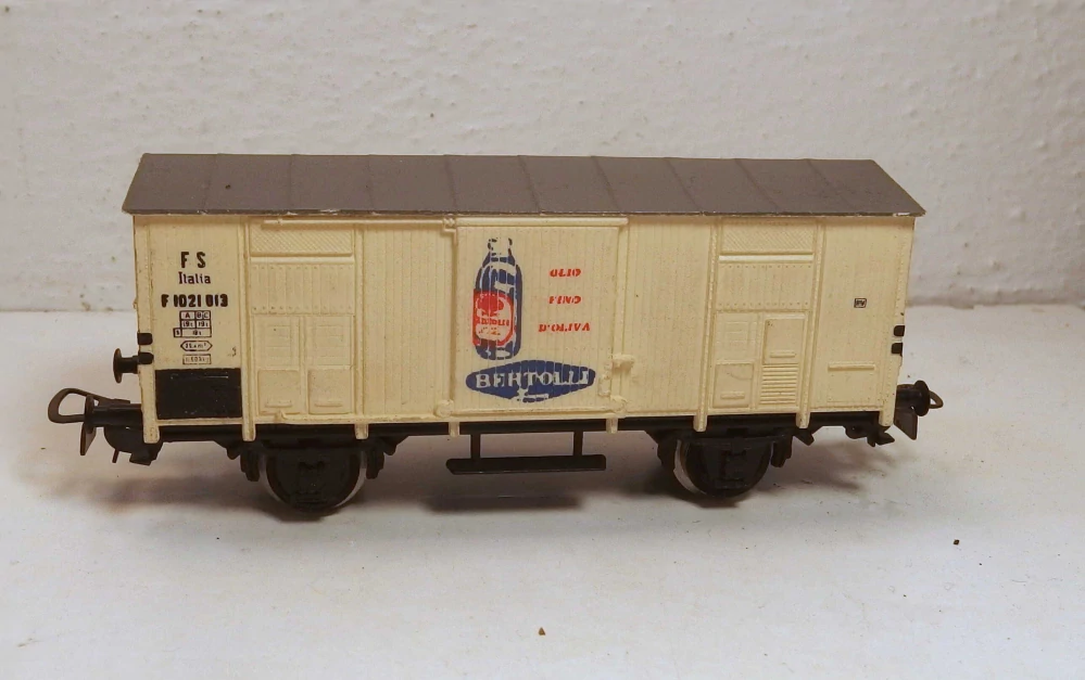 2osý krytý  vůz  FS Bertoli  HO 012026