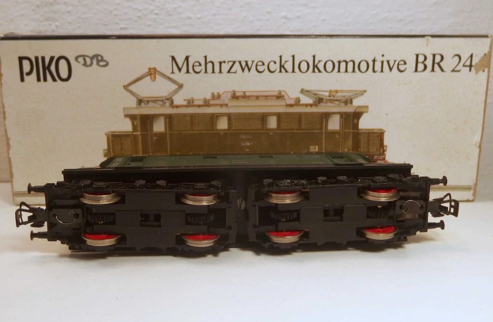Lokomotiva  E 144 137-0 DB  HO 007026