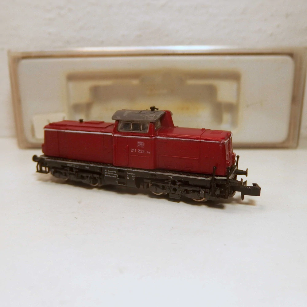 Lokomotiva BR 211 232-4  DB  N 216025