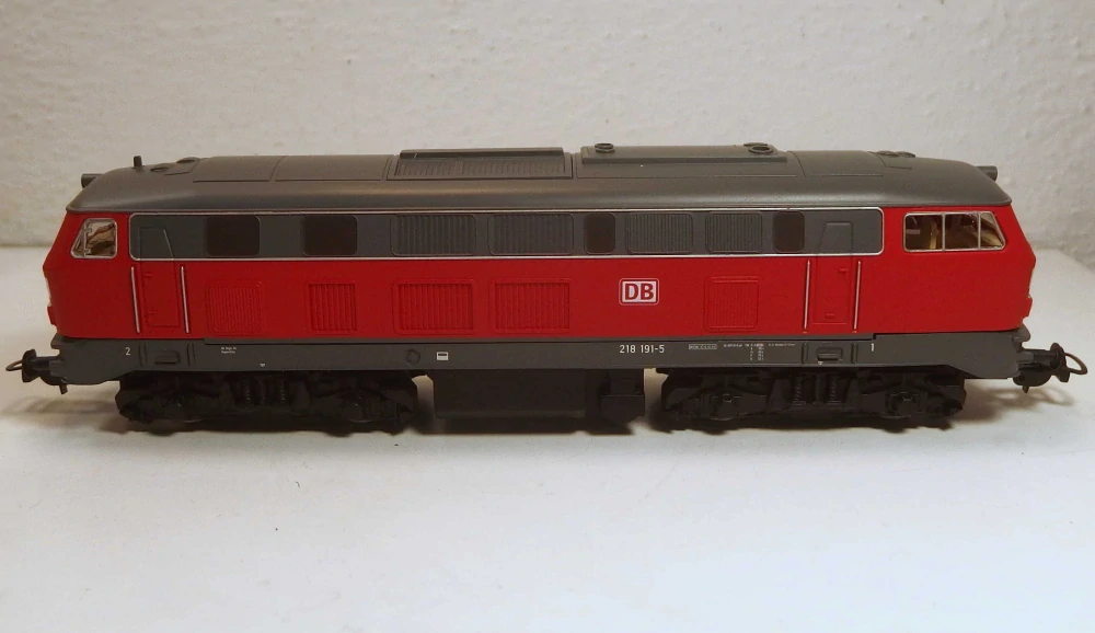 Lokomotiva BR 218 191-5 DB  HO 002026