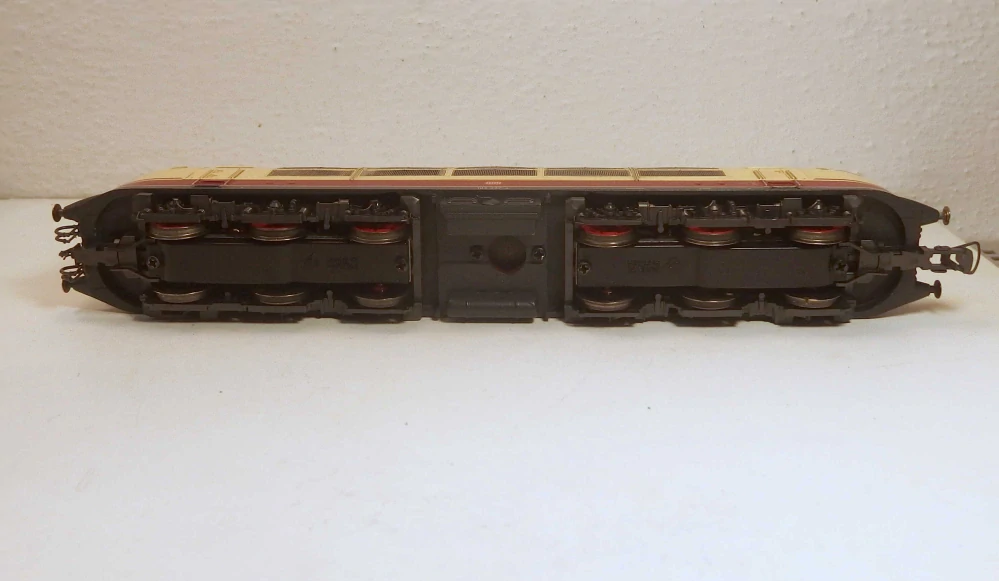 Lokomotiva  BR 103 237-4 DB HO 230025