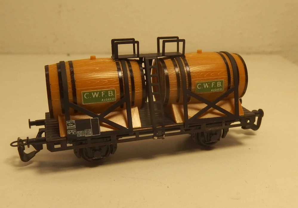 2osý vůz na přepravu vína SNCF TT 02725