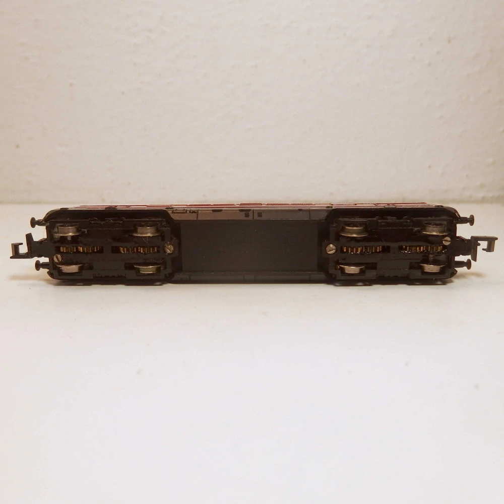 Lokomotiva BR 221 151-0 DB N 237025