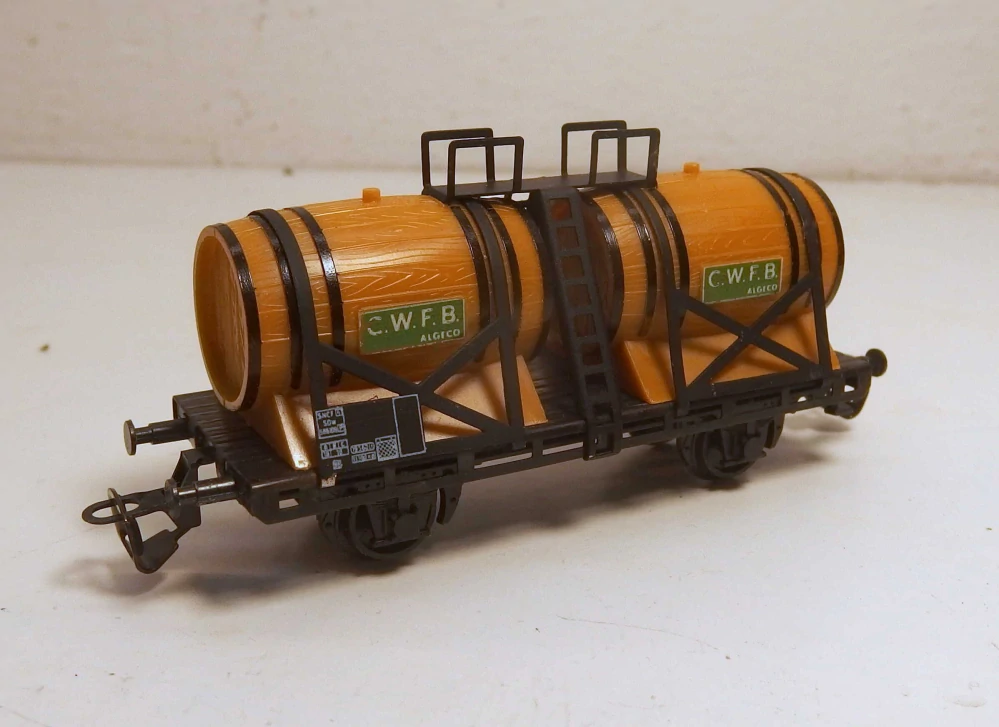 2osý vůz na přepravu vína SNCF TT 02725